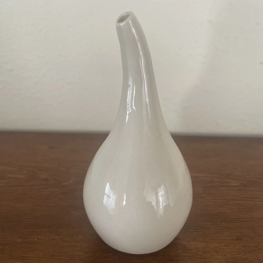 Teardrop Bud Vase Art Pottery White‎ 80s Vintage 4.5